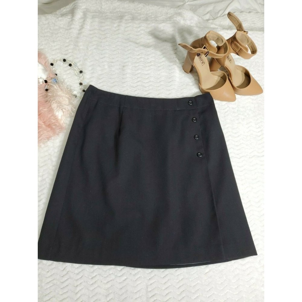 Villager Liz Claiborne A-line Black knee length Skirt with zipper closure sz 12
